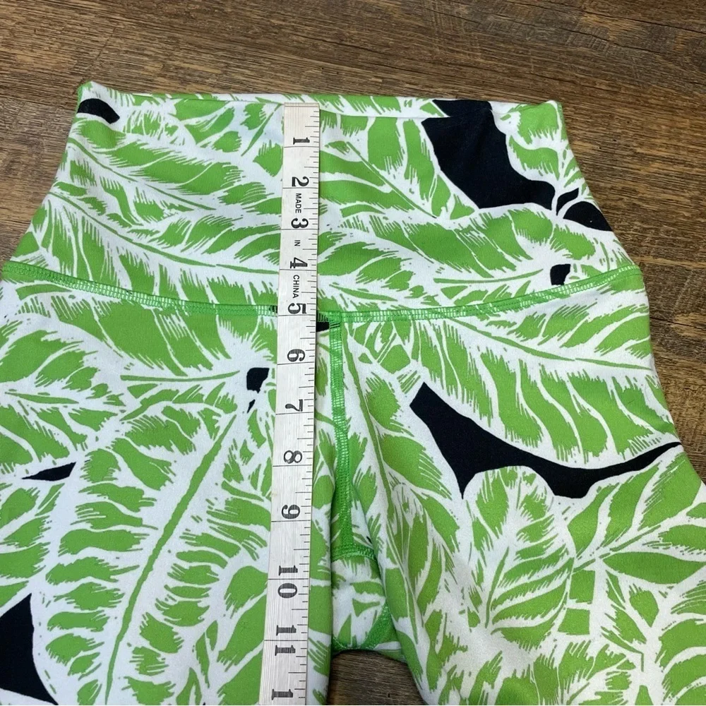 ALO Yoga Leggings Womens XS High Waist Capri Green Palm Springs Print Pants